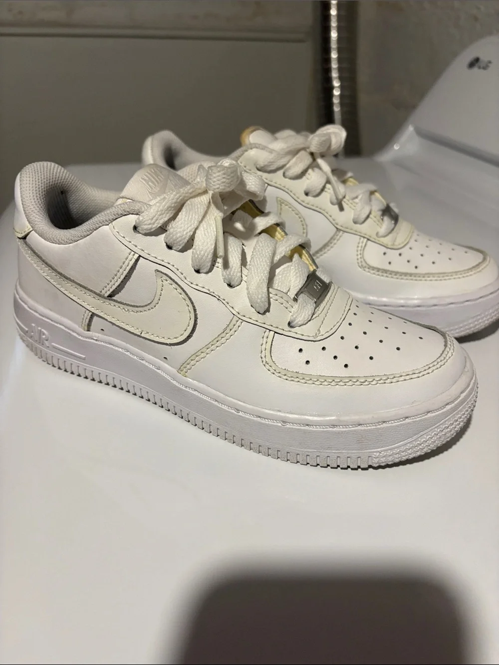 Nike Air Force 1LE big kids